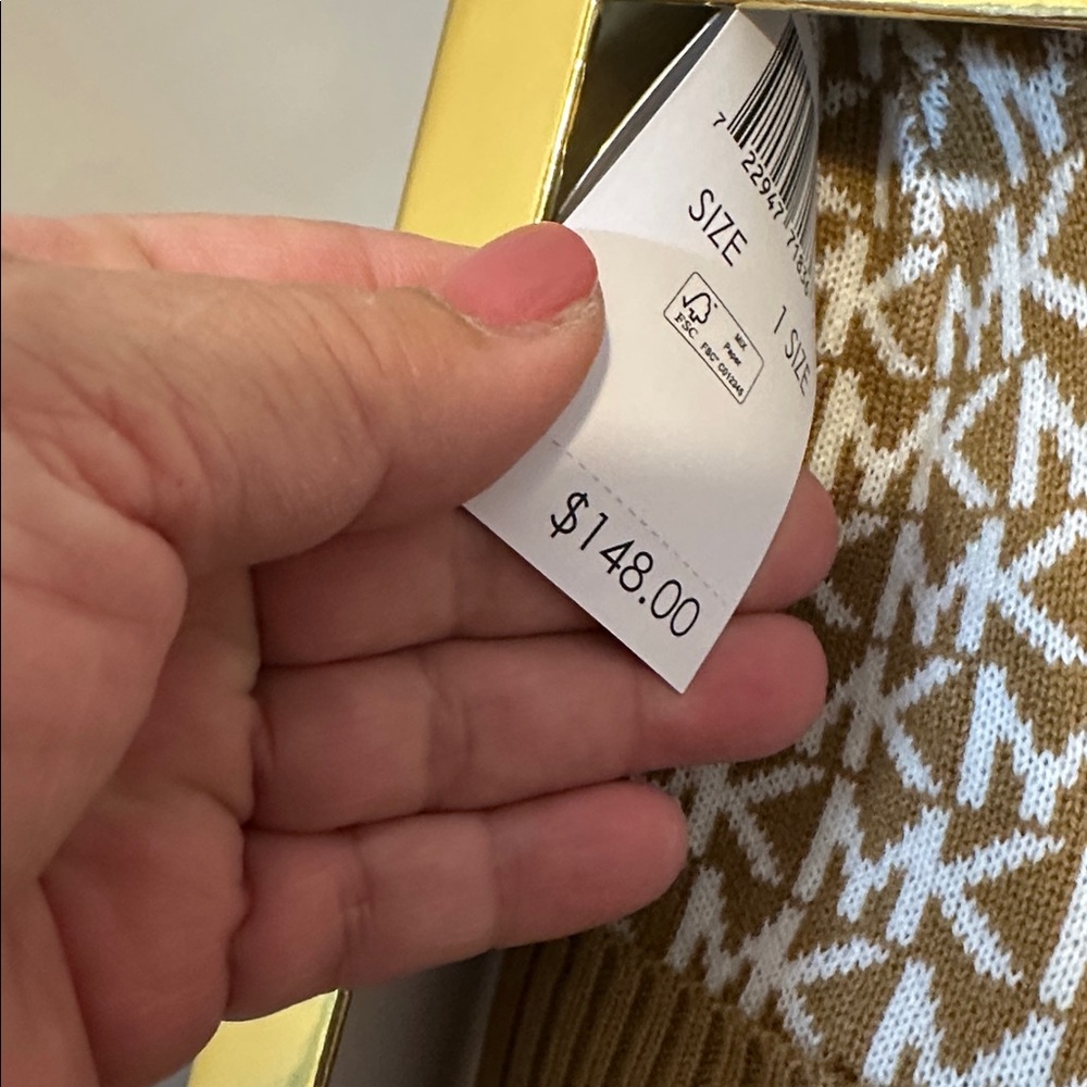 Michael Kors Gold and Cream Hat,Scarf and Glove Set!NWT - Picture 2 of 4